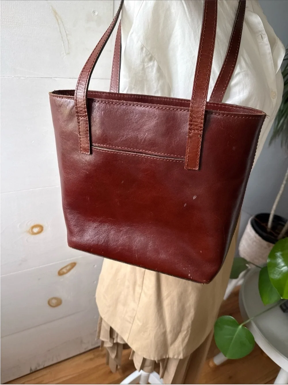 Patricia Nash Deep Chestnut Leather Shoulder Bag